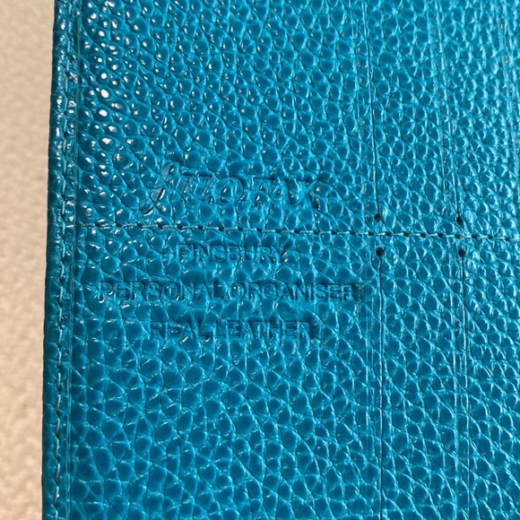 filoFAX Finsbury Teal Personal Pebbled Leather Organizer - Picture 9 of 11